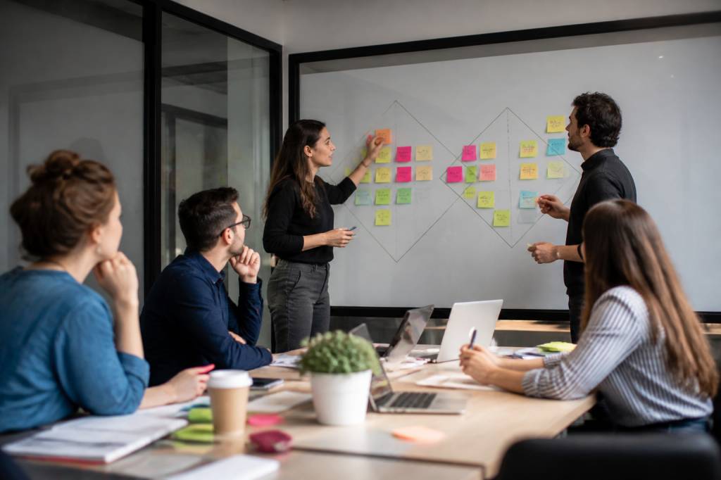 Double diamant design thinking : méthode, étapes et کاربرد pratique pour innover efficacement